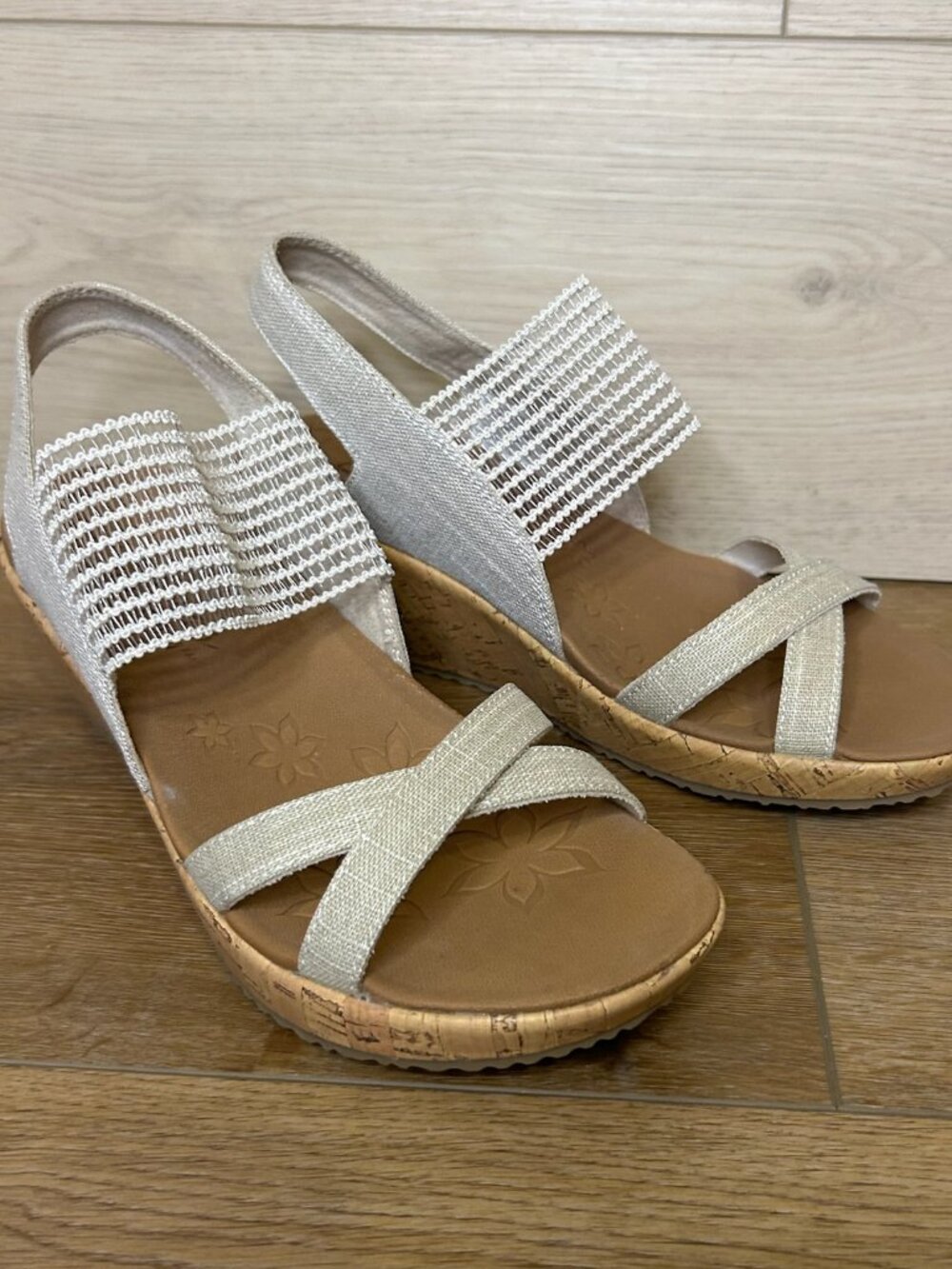 Skechers Luxe Foam High Tea Beverlee Wedge Sandals 7.5